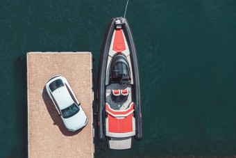 800 lóerővel száguld a vízen az Abt motorcsónakja