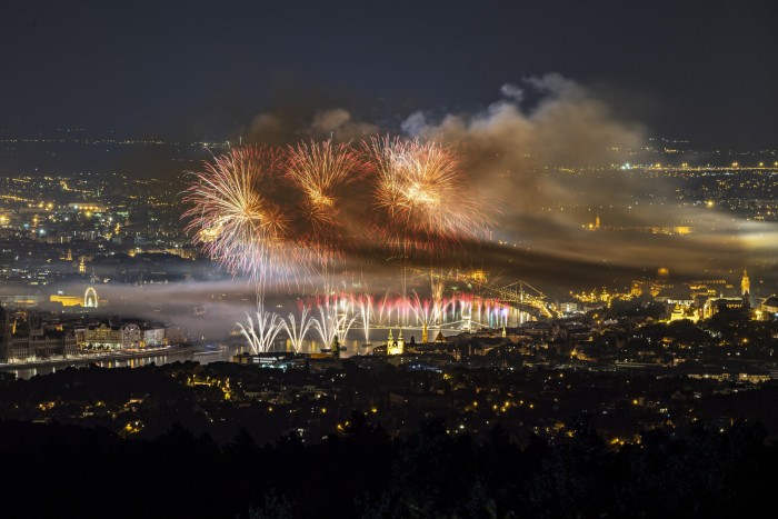 Zseniális fotókat lőttek az ünnepi tűzijátékról 9