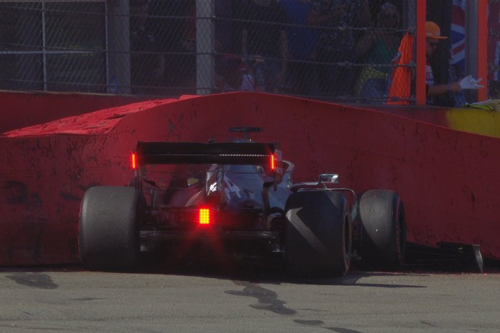 F1: Hamilton összetörte a Mercit az időmérő előtt