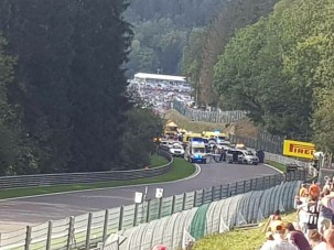 Horrorbaleset a Forma-1 betétfutamán, nem tartják meg a versenyt 1