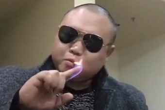 A látványos vedelés új netes őrület, ez a fazon a legprofibb a kategóriában