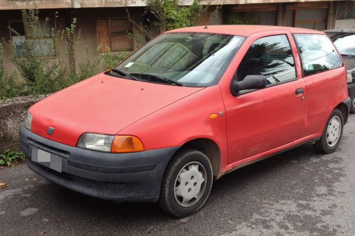 Elkeserítően vén autókkal járnak a magyar családok 4