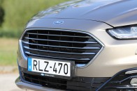 Vajon eljár 5 literrel egy ekkora autó?  – Ford Mondeo hibrid teszt 51