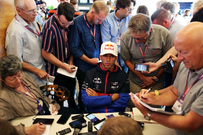 F1: A bejelentés előtt szóltak Gaslynak, hogy lefokozzák 1 | Vezess F1: A bejelentés előtt szóltak Gaslynak, hogy lefokozzák 1