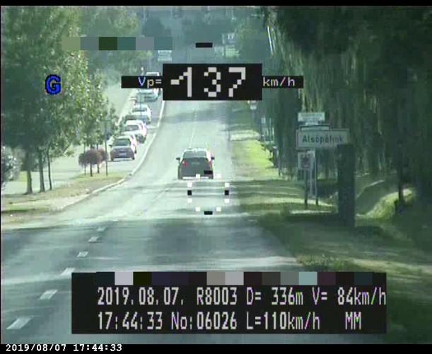 Autópálya helyett belterületen hajtott 137 km/órával az autós 1