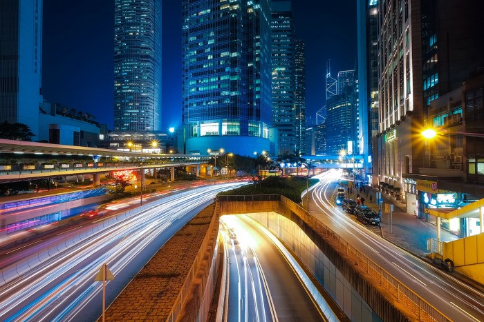 Jöhetnek az okos KRESZ-táblák és útjelzések