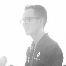 Horrorbaleset a Forma-1 betétfutamán, nem tartják meg a versenyt 6