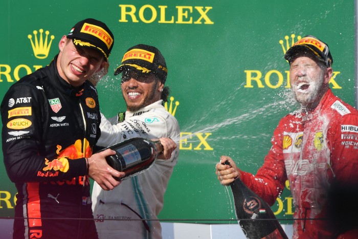 F1: Hamilton a Red Bullba ültetné Alonsót