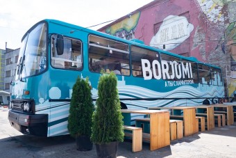 Ez az Ikarus étterembusz most mindent visz