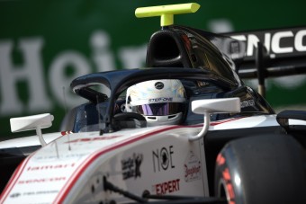 Amerikai pilóta kap F1-es lehetőséget