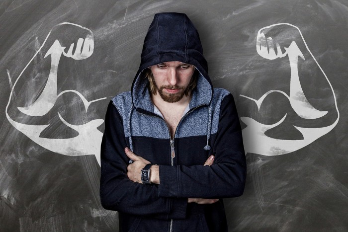 Mi történik a pornóújságok, plakátok és a kórtermi ágy szentháromságában?