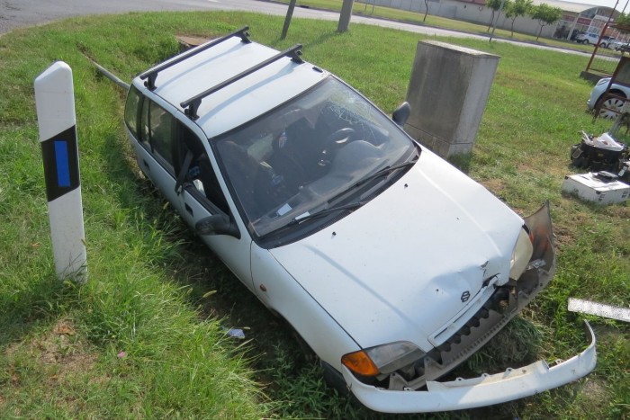 Árokban kötött ki a lopott autó Barcson