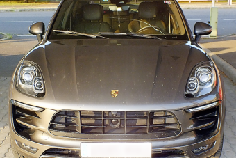 Repedt szélvédős lopott Porschét fogtak a határon