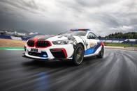 M8-as BMW vigyáz a biztonságra a leggyorsabb motorok előtt 20