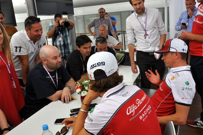 Kimi: Közöltem az alfásokkal, ha nyafognak, már itt sem vagyok! 1 Kimi: Közöltem az alfásokkal, ha nyafognak, már itt sem vagyok! 1