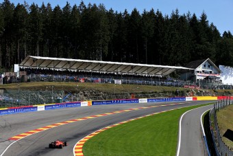 F1: Lángoló autóval ért véget az edzés