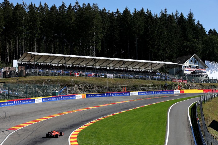 F1: Lángoló autóval ért véget az edzés