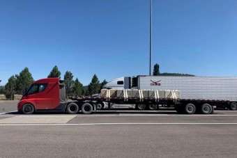Meglepőt állítanak a Tesla kamion hatótávjáról