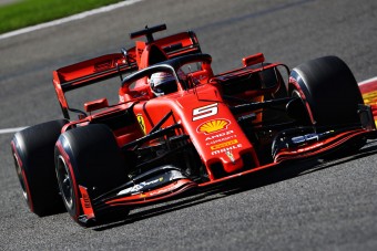 F1: Tarolt a Ferrari az edzésen