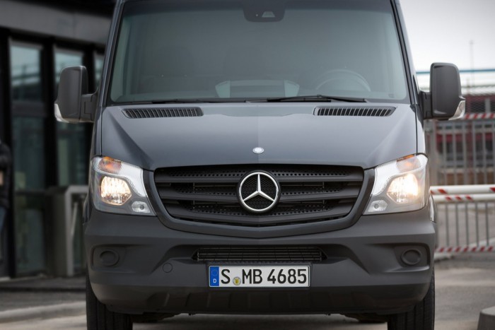 Hanyag munkások miatt veszélyben a BMW-sek 7 Hanyag munkások miatt veszélyben a BMW-sek 7