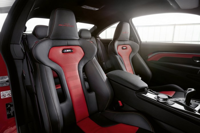 Trikolorba öltözik a BMW M4 7