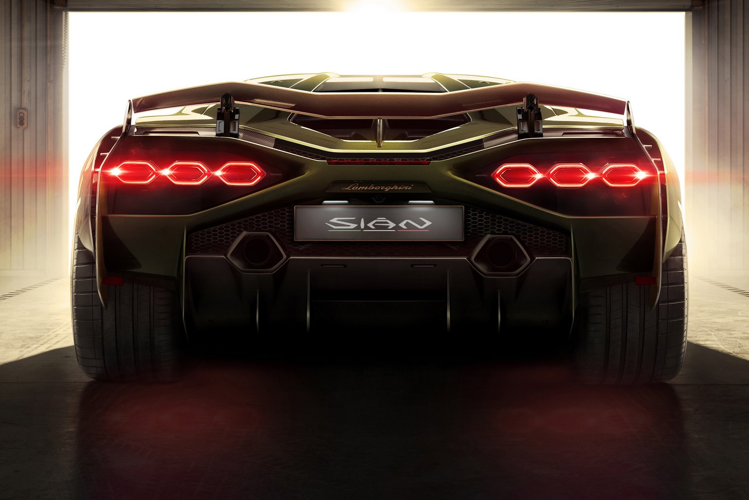 Hibrid hipersportautóval riogat a Lamborghini 4