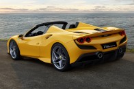 Új V8-as roadster a Ferraritól 13
