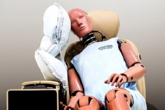 Beférkőzik az utasok közé a Hyundai új légzsákja