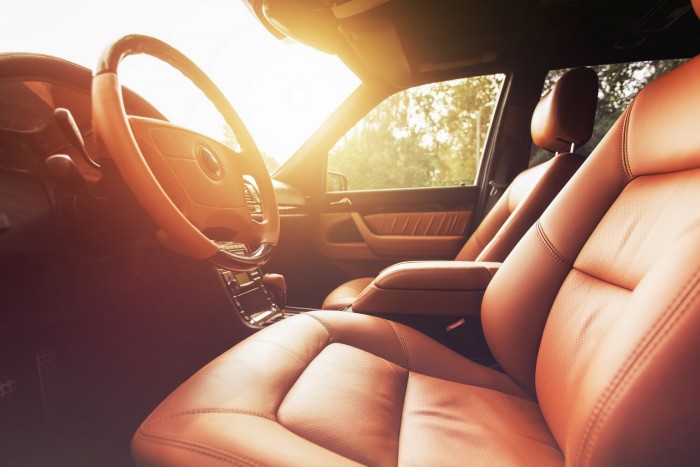 Nem is gondolnád, miért veszélyes tűző napon parkolni!