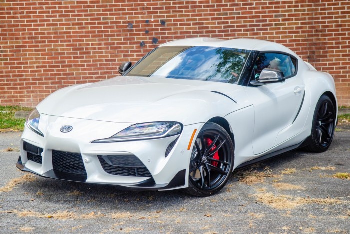 Már új Suprából is van használt a türelmetlenek örömére