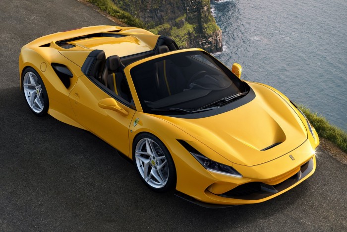Új V8-as roadster a Ferraritól