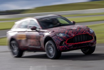 Célegyenesbe fordult az Aston Martin terepjárója