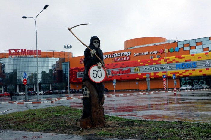 Félelmetes kaszással harcoltak a gyorshajtás ellen, de a halál nem élt túl sokáig 1