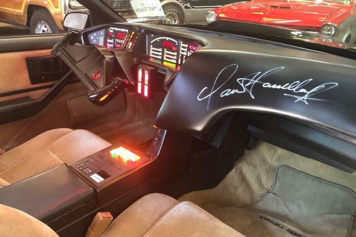 Michael Knight mopedes reklámjától visít most az internet 2