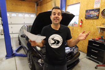 5 millióval húzták volna le a szervizben, inkább otthon javította meg a BMW-t gombokért