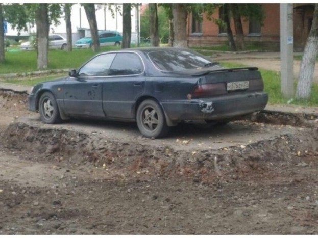 Aszfaltoztak Pécsen, egy autó pedig rossz helyen állt, de sikerült megoldani 3