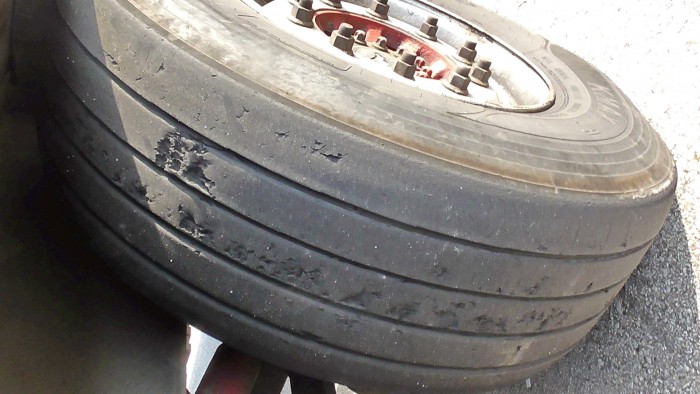 Kopott gumikért járt a 800 ezer forintos bírság a román teherautónak 3