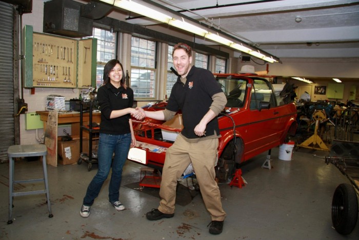 Középiskolások alakítottak elektromossá egy kabrió Golfot 5 | Vezess Középiskolások alakítottak elektromossá egy kabrió Golfot 5