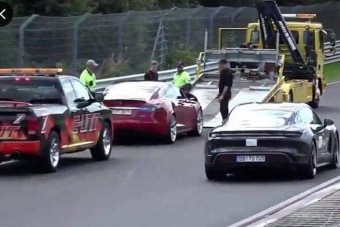 Lerobbant a Tesla prototípusa a Nürburgringen