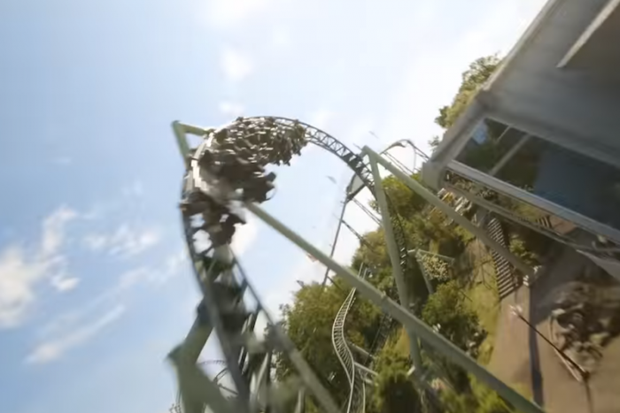 A hullámvasutat üldöző drónnál menőbbet ma nem látsz