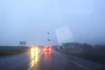 Ha esőben akarsz több autót előzni, jusson eszedbe ez a videó