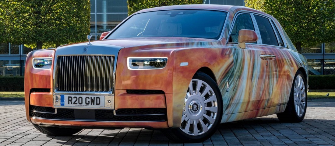 Gördülő művészeti alkotás lett a Rolls-Royce Phantomból