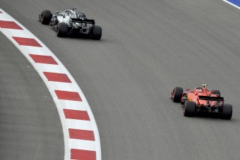 F1: Kiborult a gyors Ferrari miatt a Mercedes-főnök