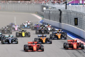F1: Engedetlenségre biztatja Leclerc-t a világbajnok