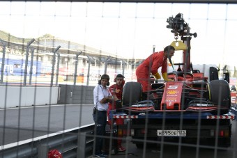 Villeneuve: Lesújtott a karma a Ferrarira