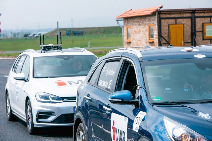 Az autó önvezet, ön nem vezet (x) 3