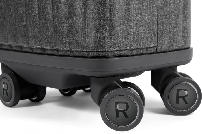 Hasznos funkciót rejt kerekeiben ez a bőrönd