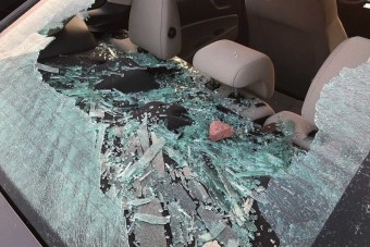 20 autót rongált meg egy hibbant hajléktalan