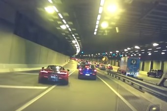 A karma lecsapott erre a türelmetlen autósra