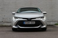 Kinek van ennyi pénze egy Toyota Corollára? 2